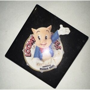 Vintage Button Pin 1998 Looney Tunes‎ Porky Pig Produced By Warner Bros